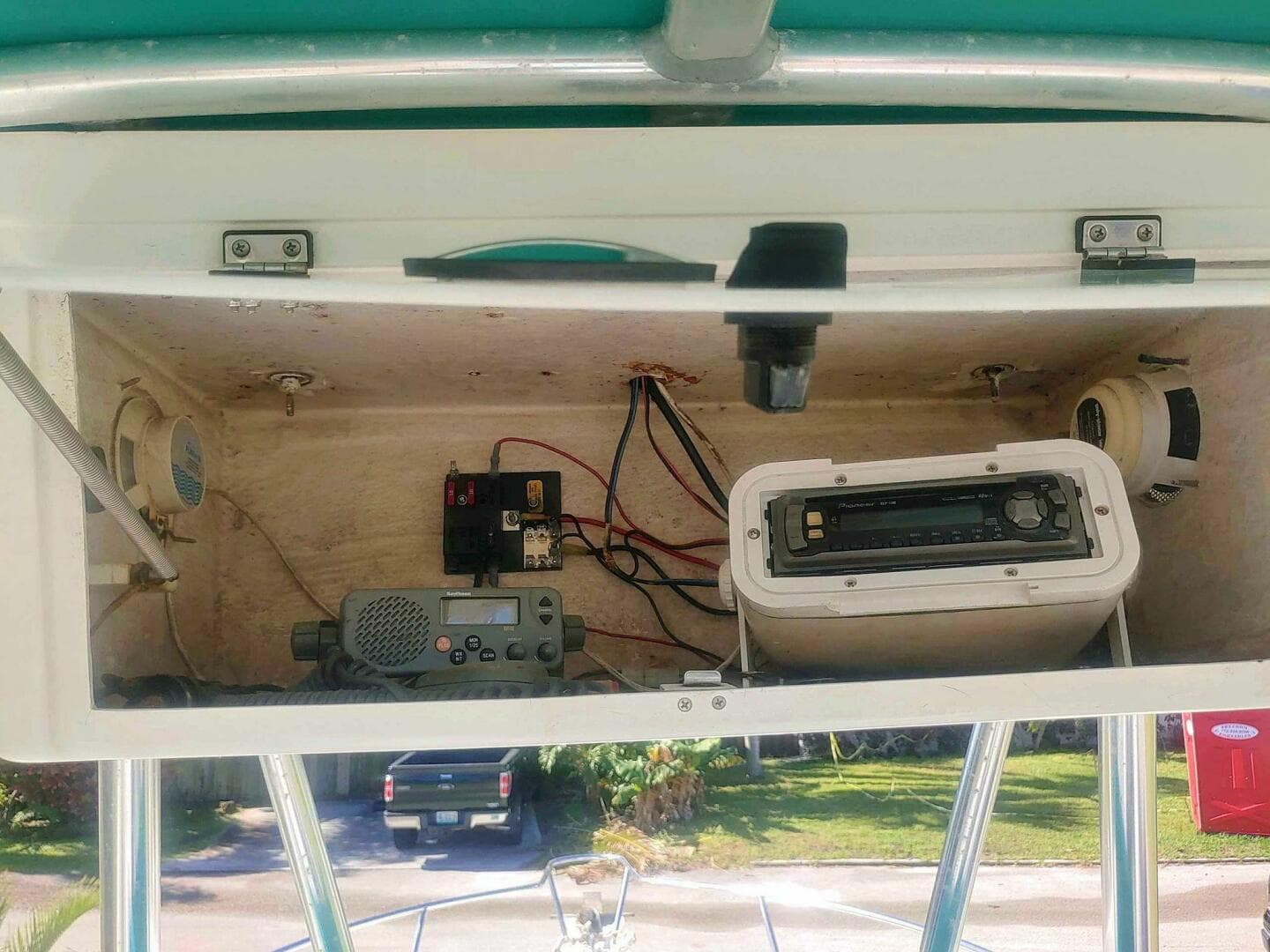 2001 Aquasport 219 CC