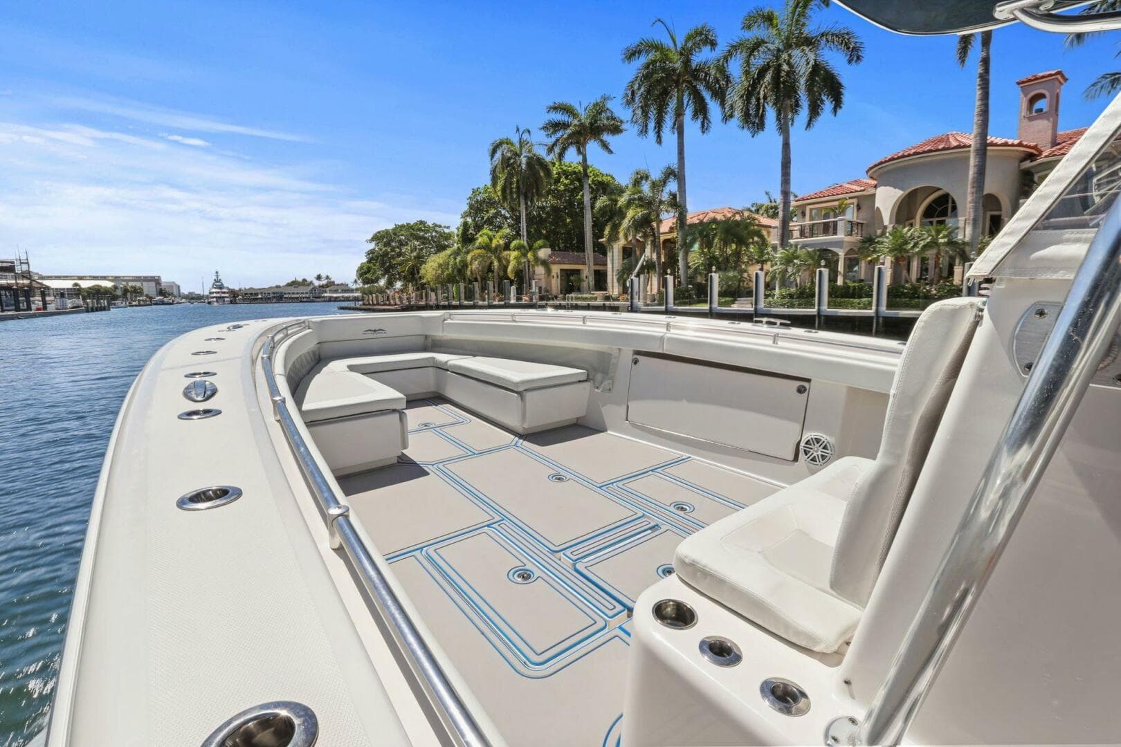 2013 Invincible 42 Open