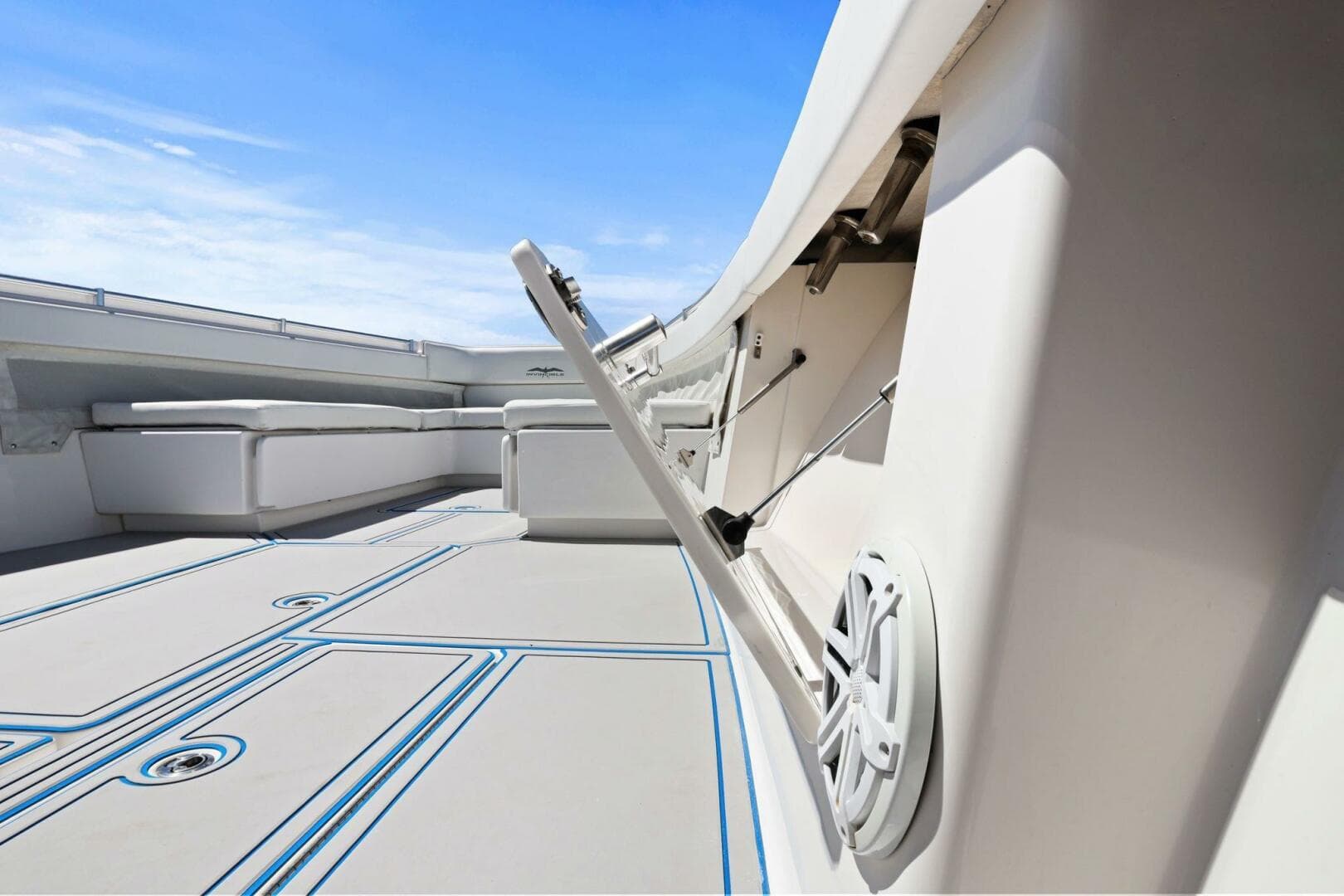 2013 Invincible 42 Open