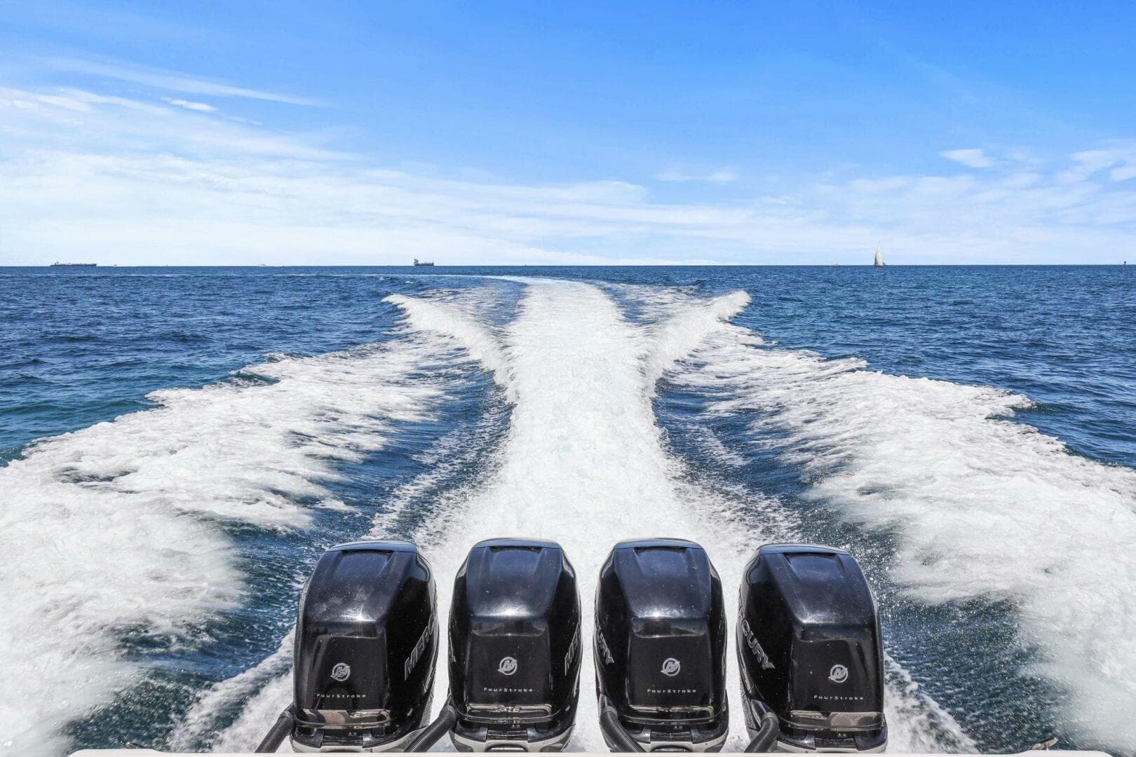 2013 Invincible 42 Open