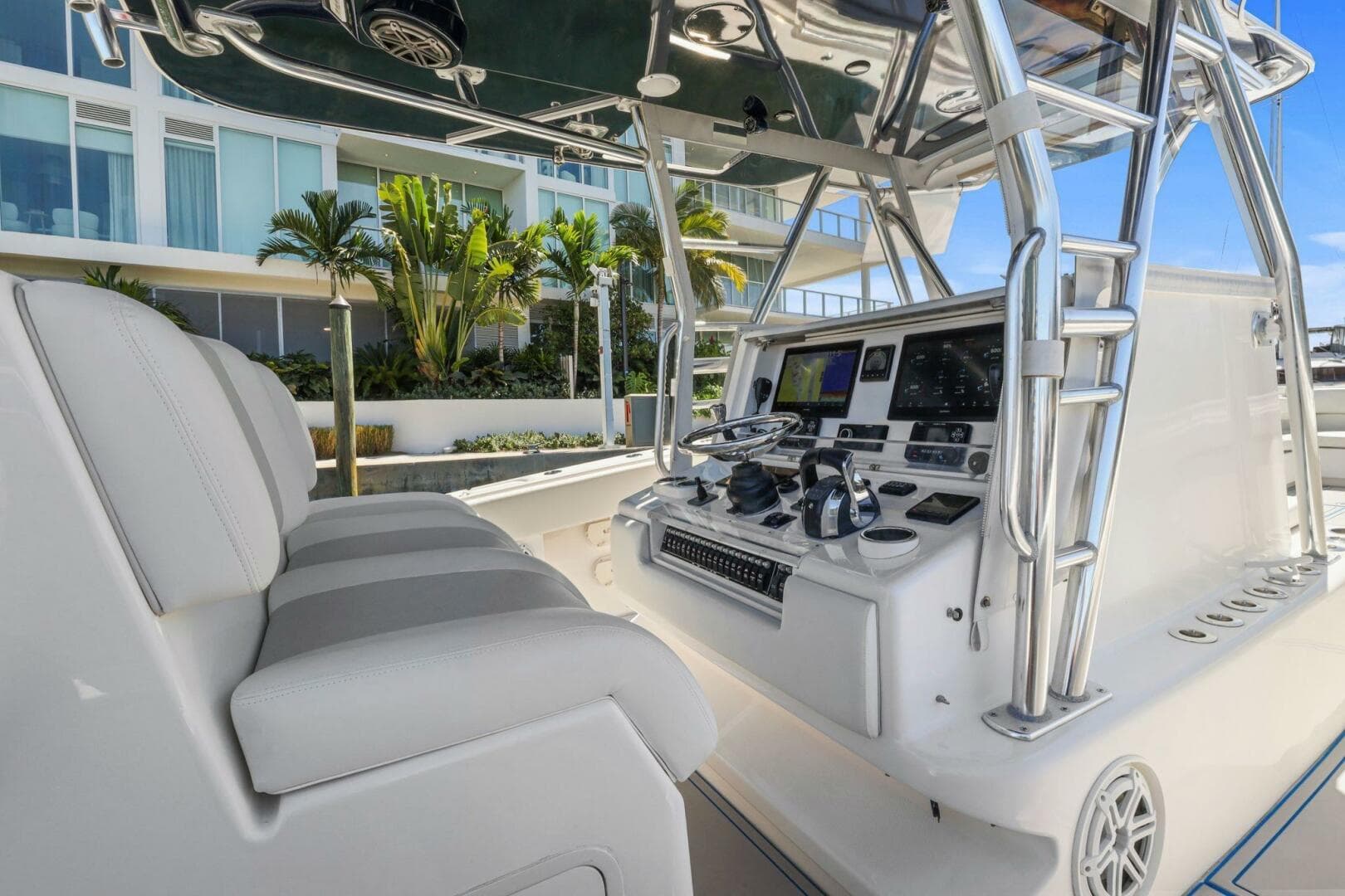 2013 Invincible 42 Open