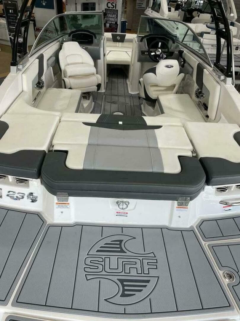 2022 Chaparral 23 SURF