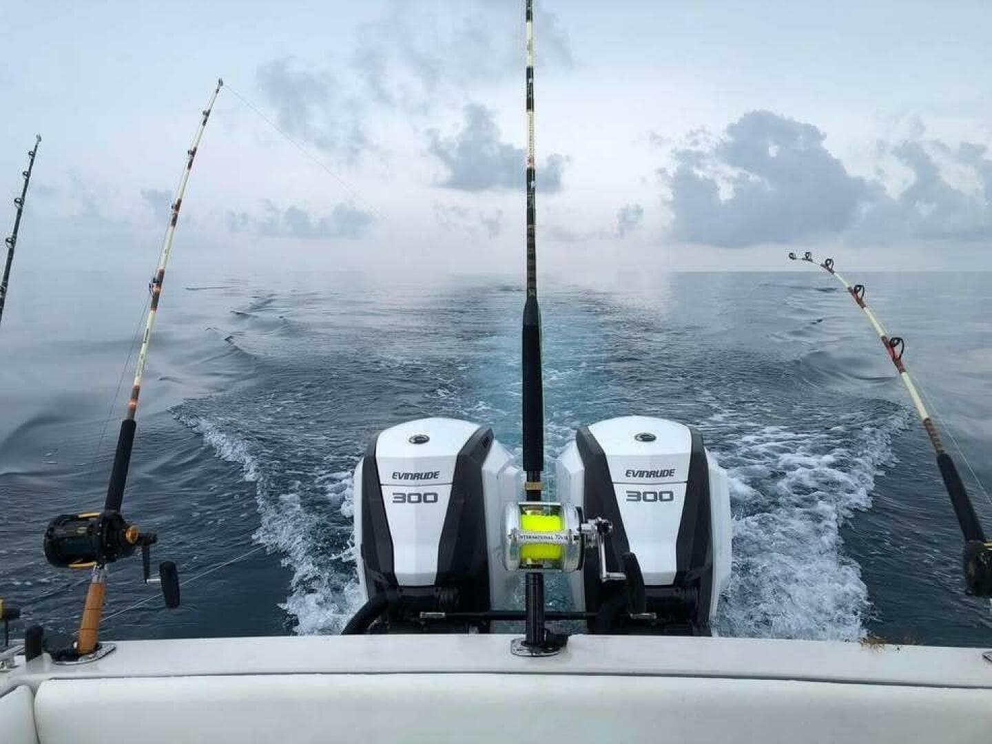 1990 Wellcraft Scarab 30 Cuddy