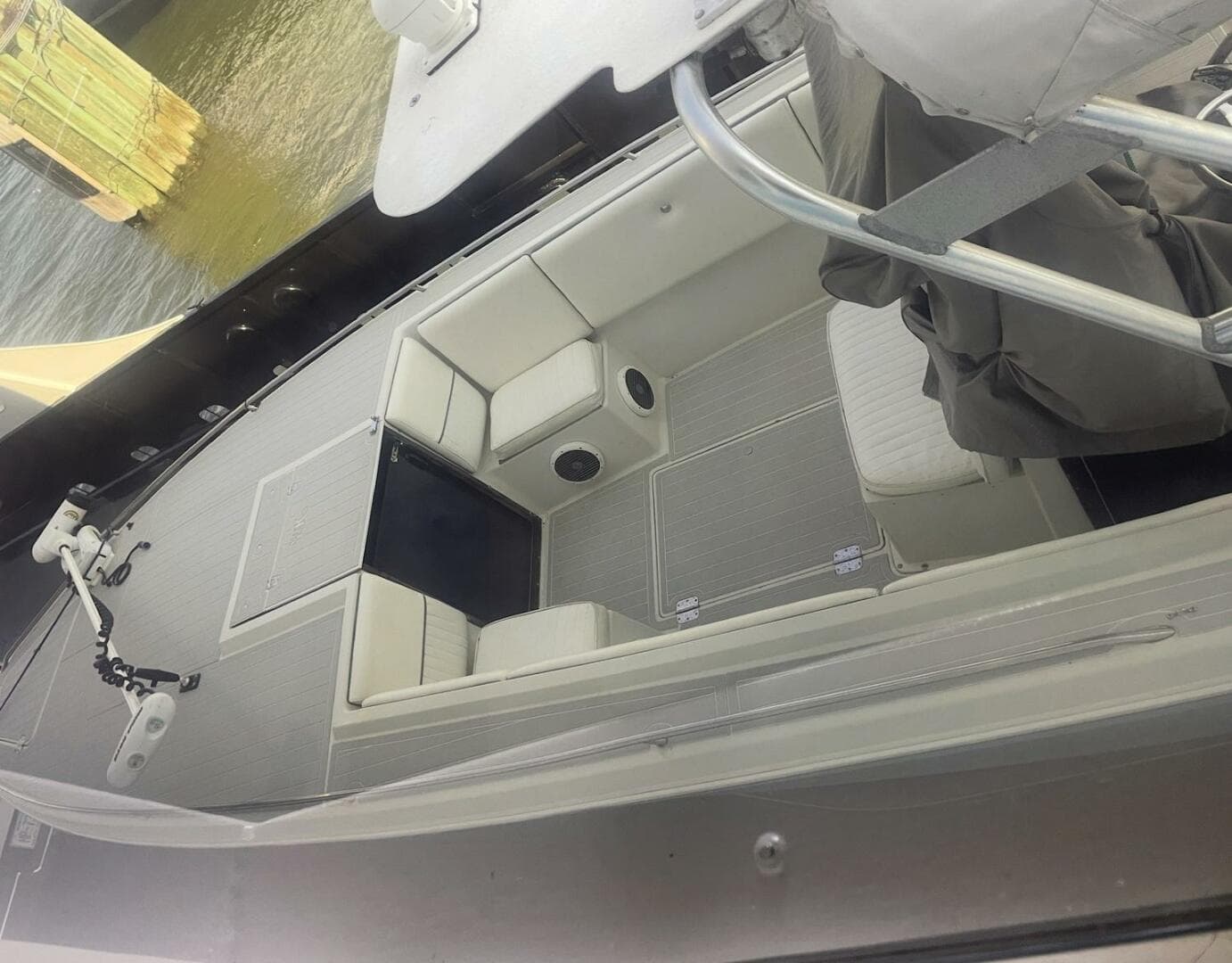 1990 Wellcraft Scarab 30 Cuddy