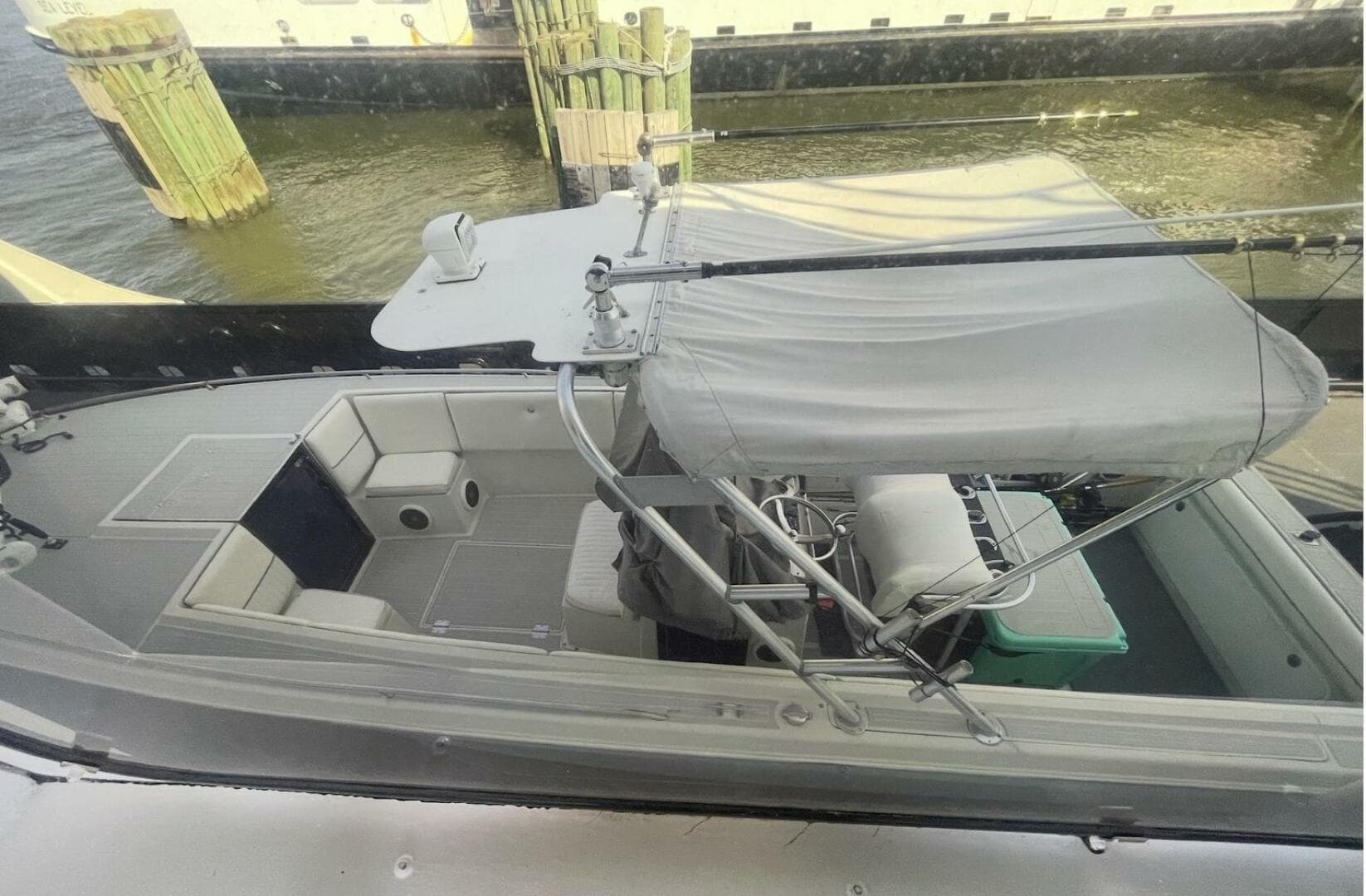 1990 Wellcraft Scarab 30 Cuddy