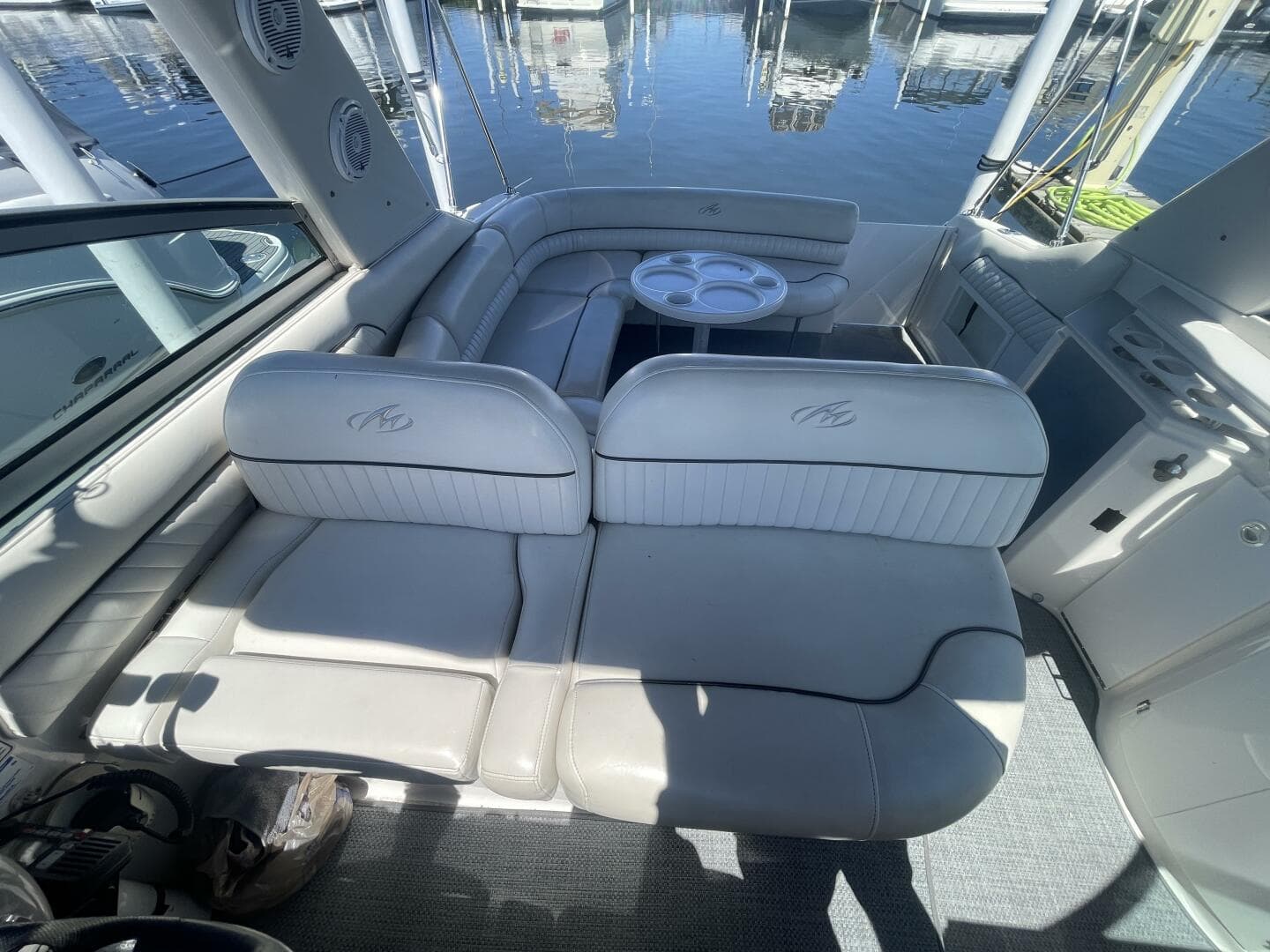 2005 Monterey 322 Cruiser