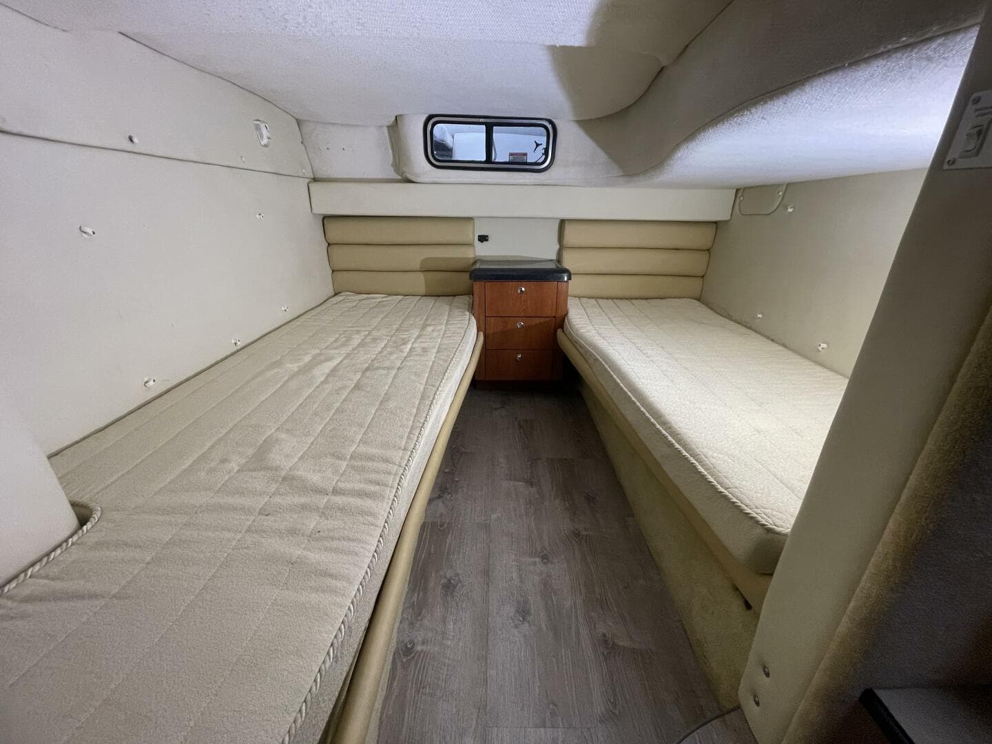 2005 Monterey 322 Cruiser