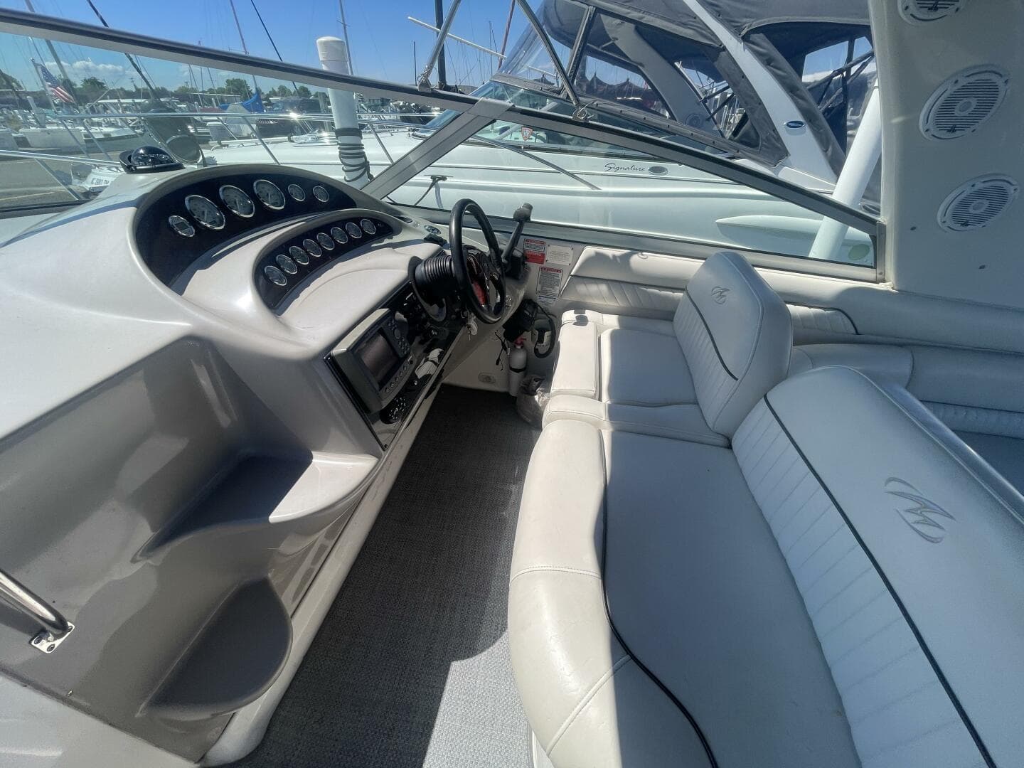 2005 Monterey 322 Cruiser