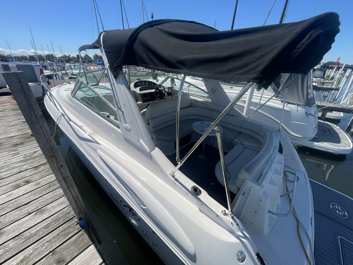 2005 Monterey 322 Cruiser