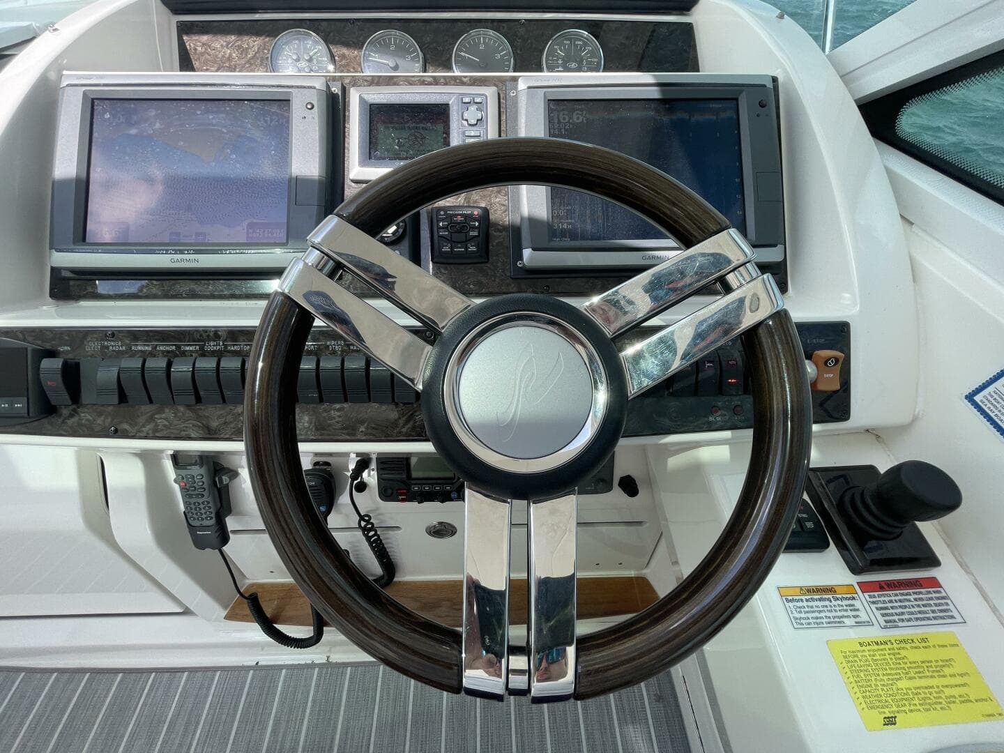 2010 Sea Ray 450 Sundancer