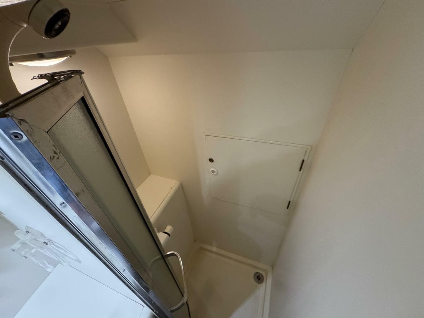 69 1991 Ocean Alexander 456 Knot Yet Forward Shower