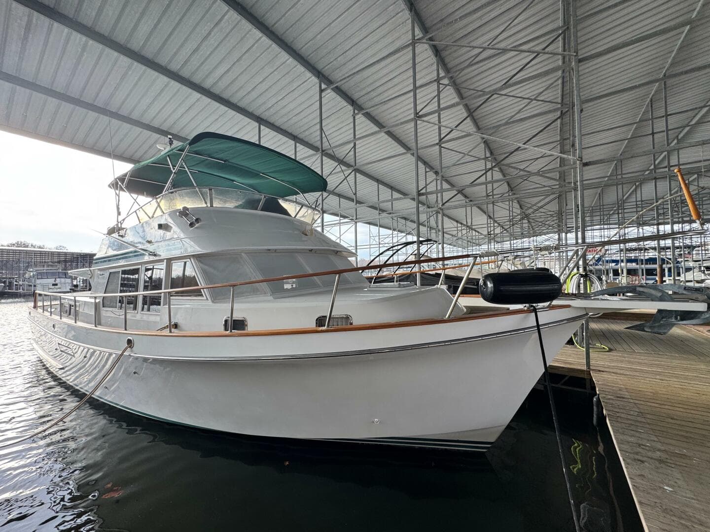 4   1991 Ocean Alexander 456 Knot Yet   Starboard Side 1