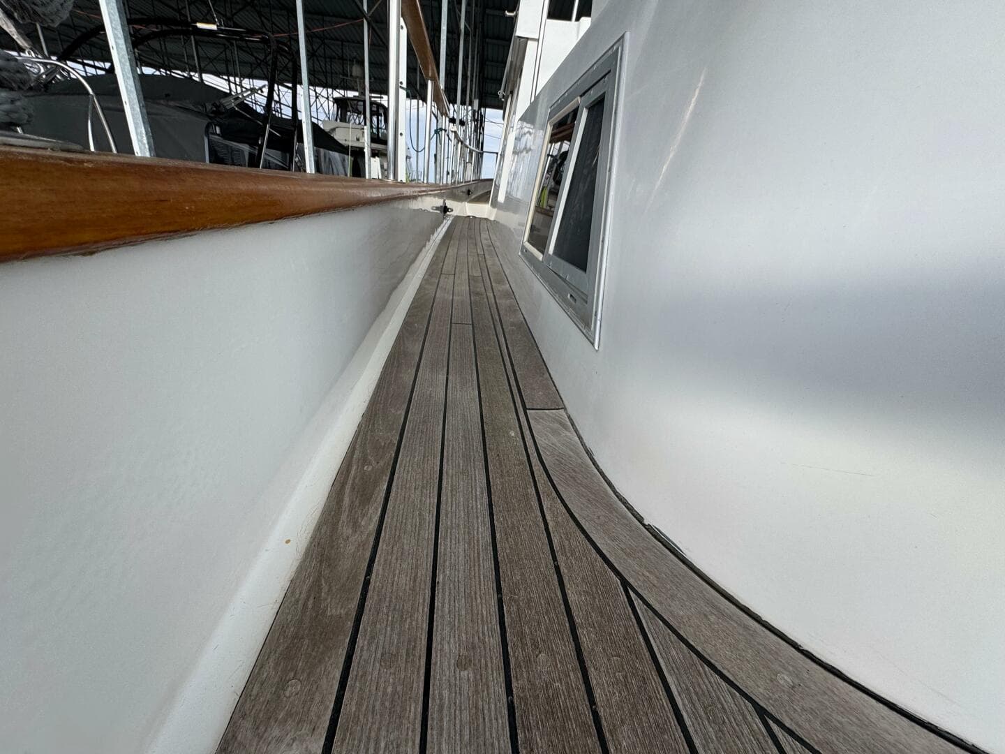 10 1991 Ocean Alexander 456 Knot Yet Port Decks 3