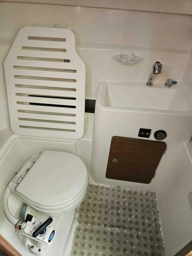 2023 Jeanneau NC795 S2