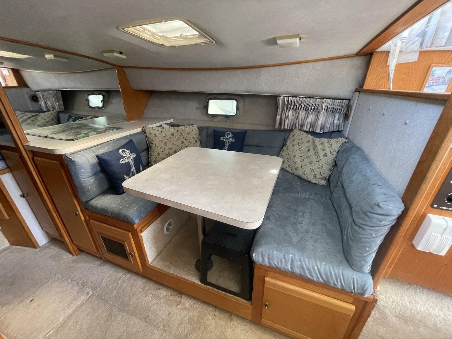 1989 Silverton 37 Convertible