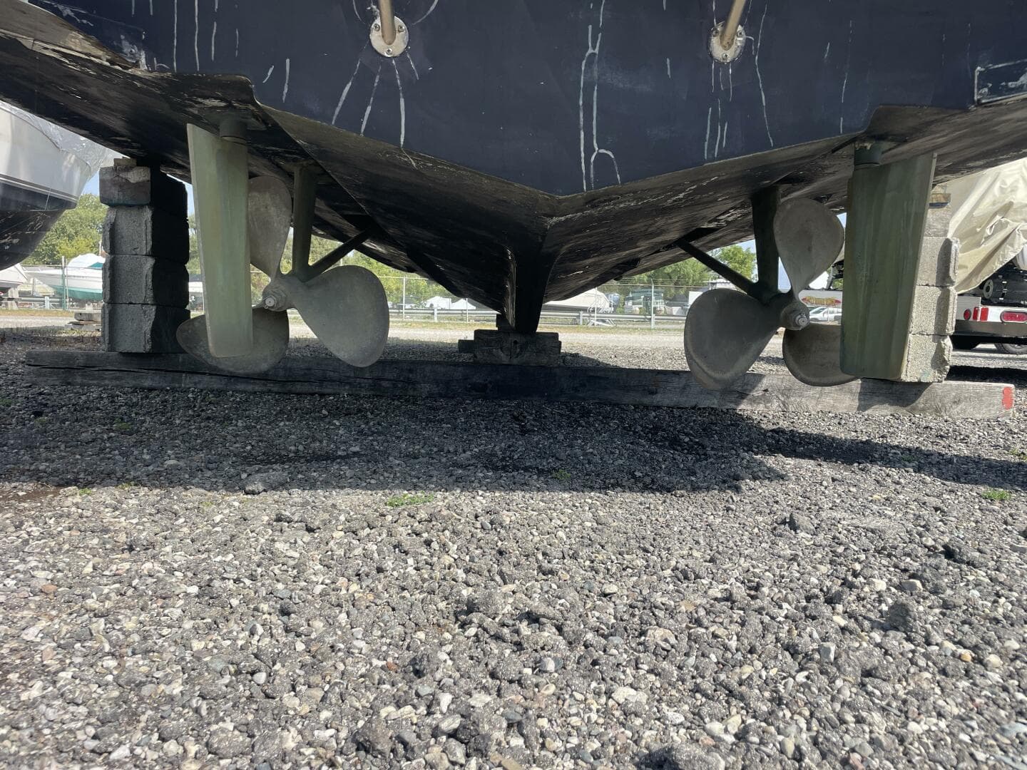 1989 Silverton 37 Convertible