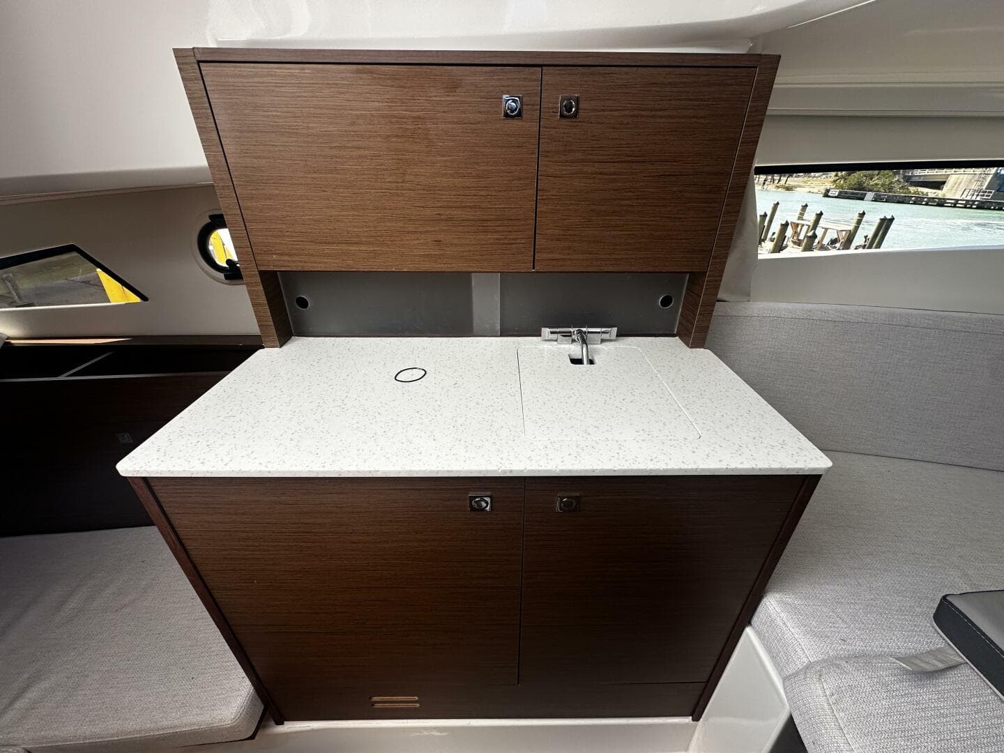 2024 Jeanneau 9.0 Leader