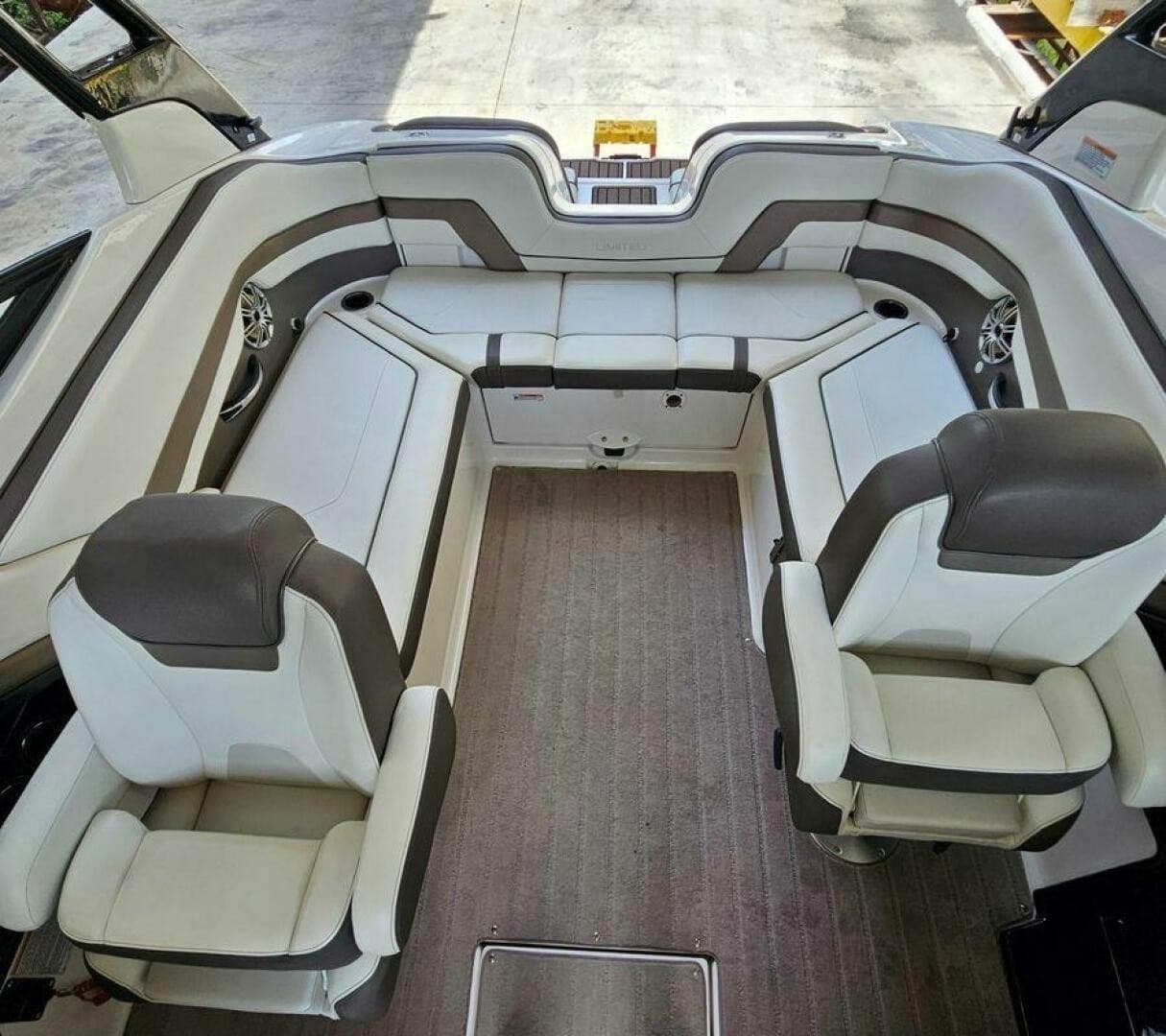 2016 Yamaha Boats 242 Limited S E-Series