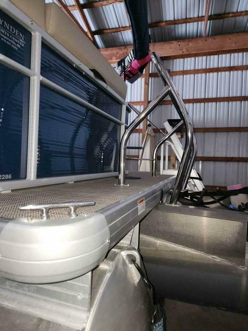 2021 Sweetwater 2286 C