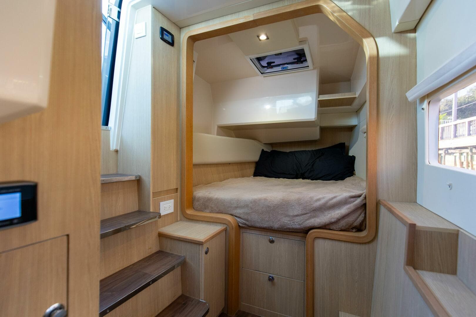 2018 36 Aquila 36 Power Cat Katz Azz Starboard Stateroom