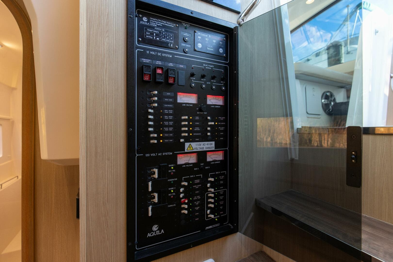 2018 36 Aquila 36 Power Cat Katz Azz Breaker Panel