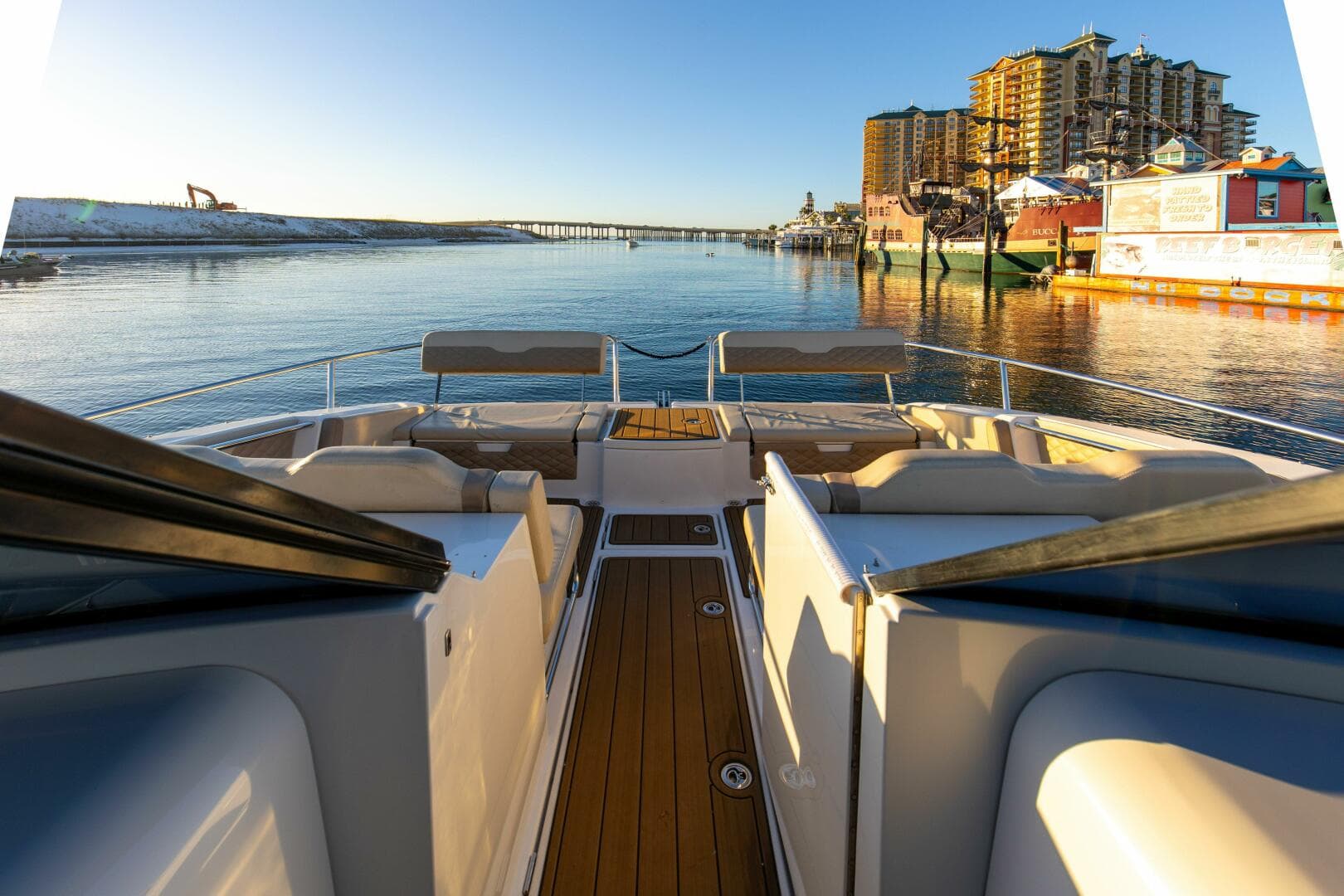 2018 36 Aquila 36 Power Cat Katz Azz Bow Seating (3)