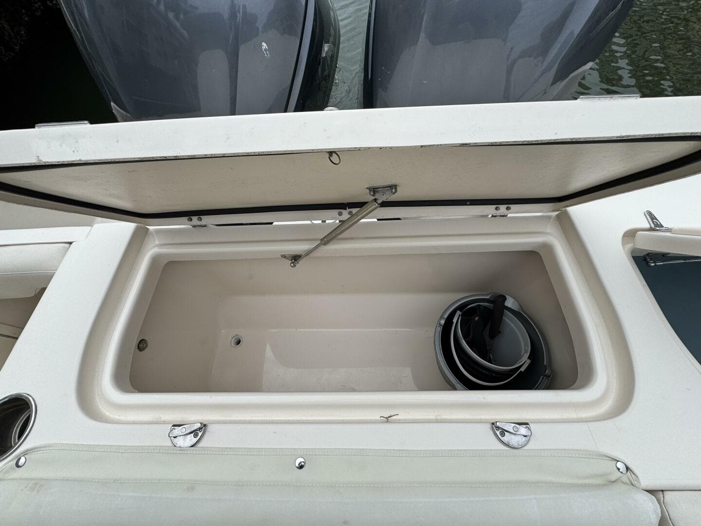 2021 Grady-White Freedom 285