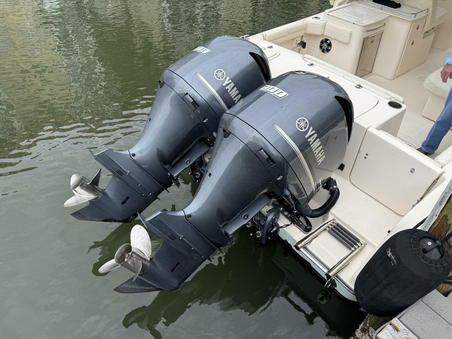 2021 Grady-White Freedom 285