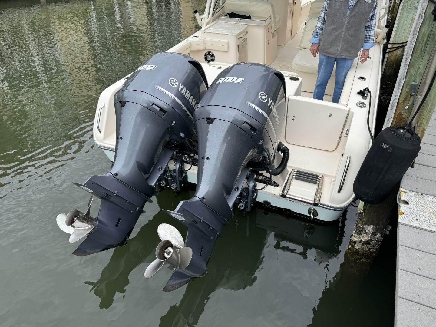 2021 Grady-White Freedom 285