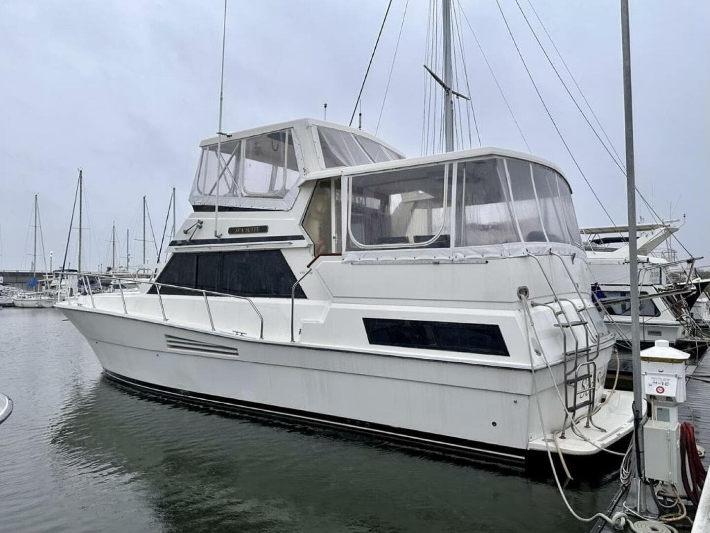 1989 Viking 44 Motor Yacht