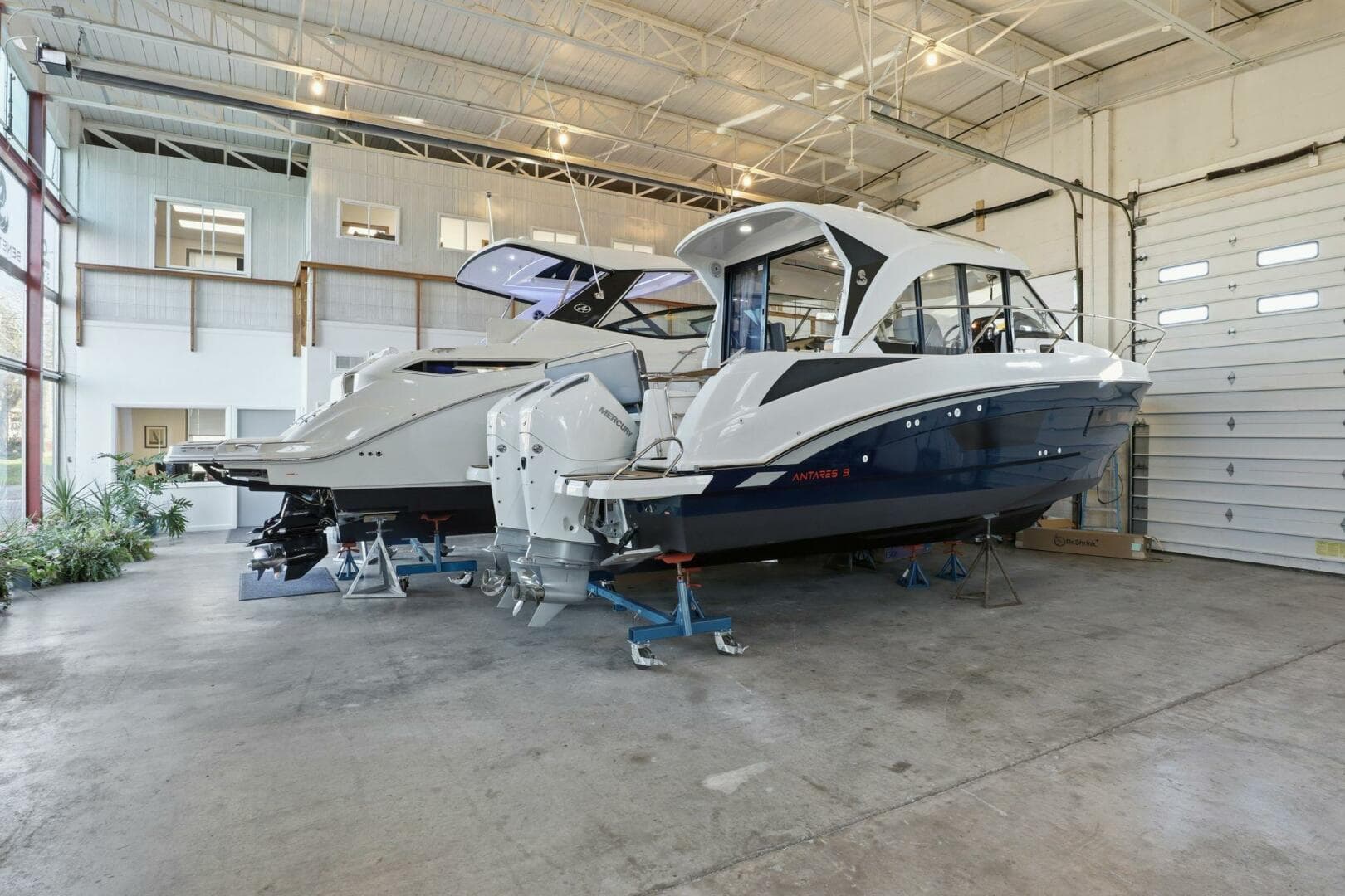 2022 Beneteau Antares 9