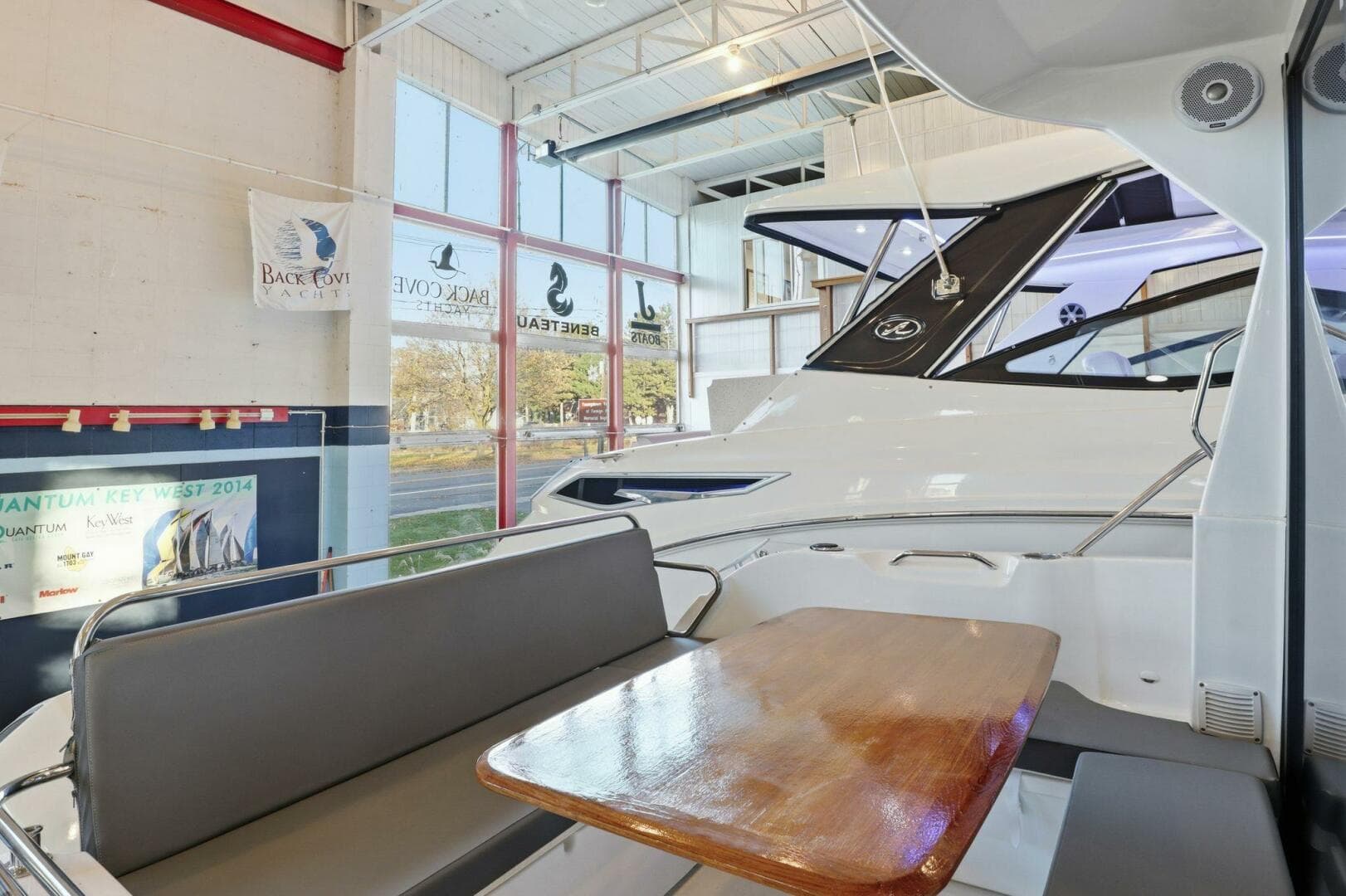 2022 Beneteau Antares 9