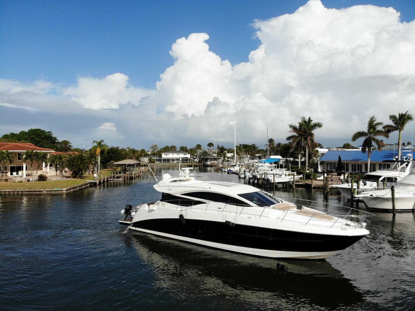 2017 Sea Ray L590