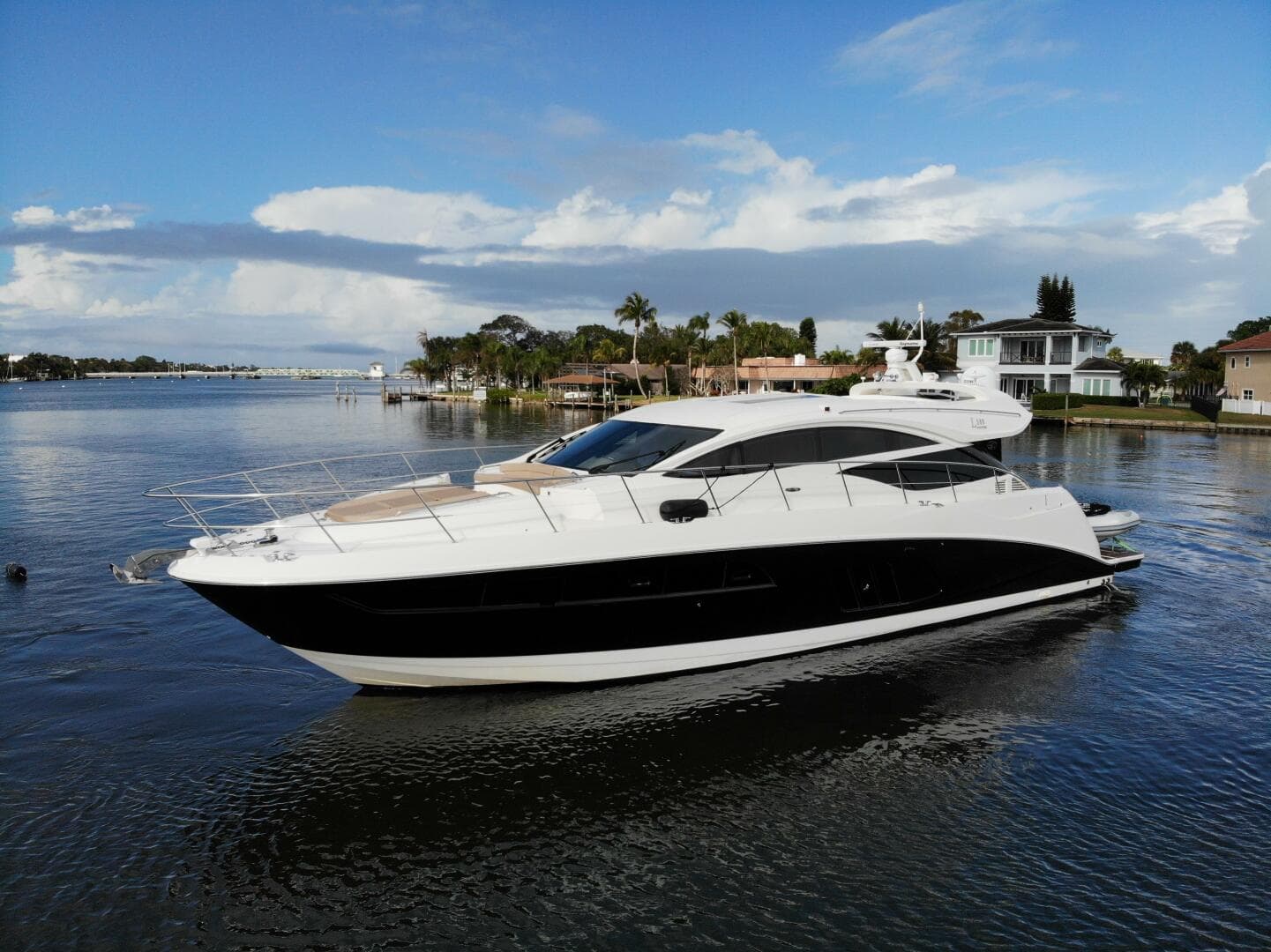 2017 Sea Ray L590