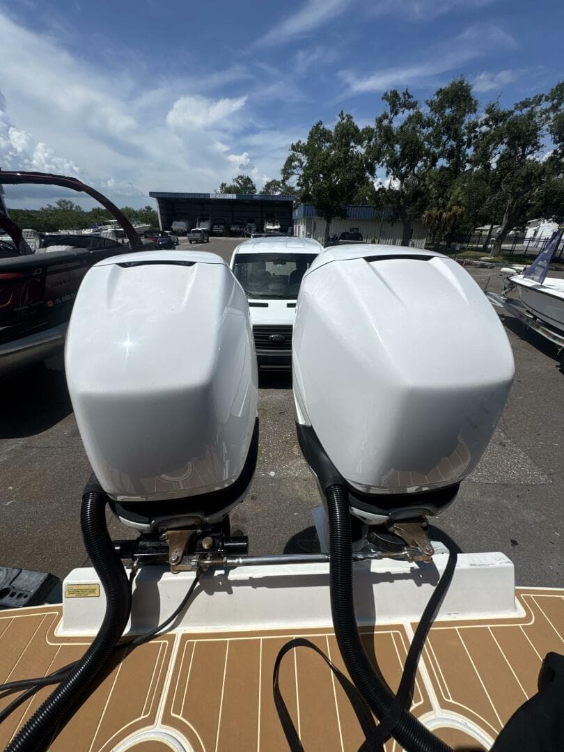 2006 Jupiter 31 CC Forward Seating