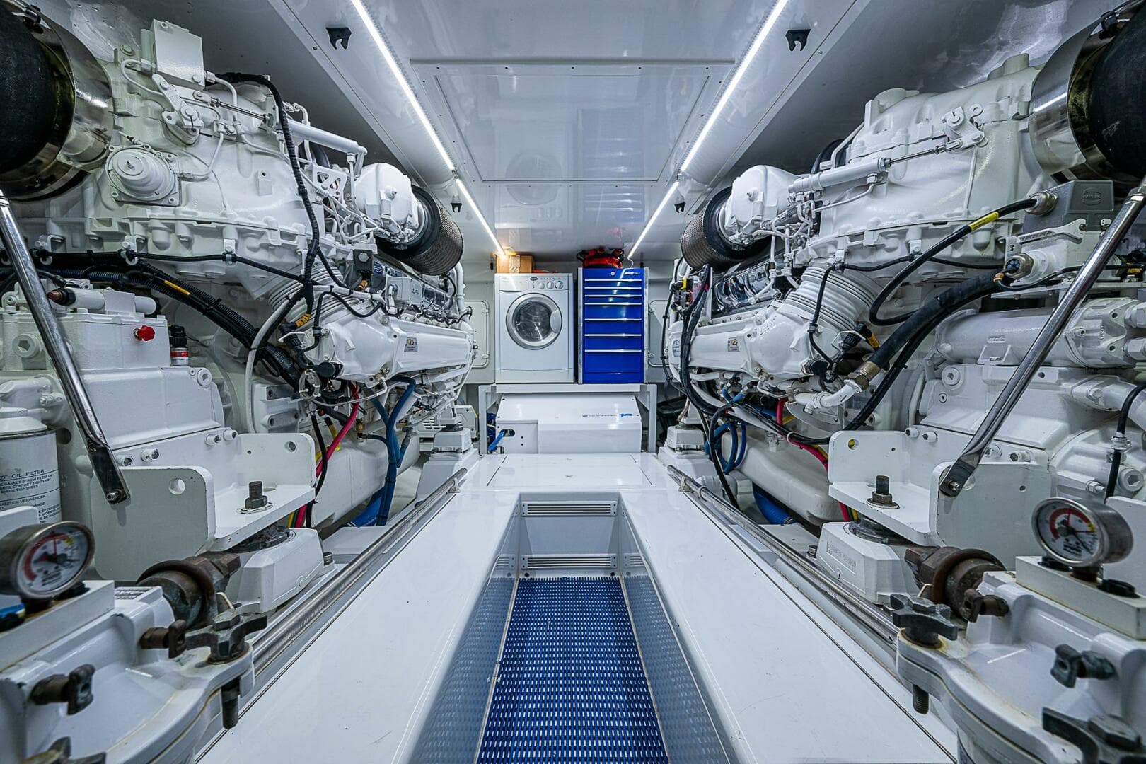 2017 F&S Cusotm Express Sportfish