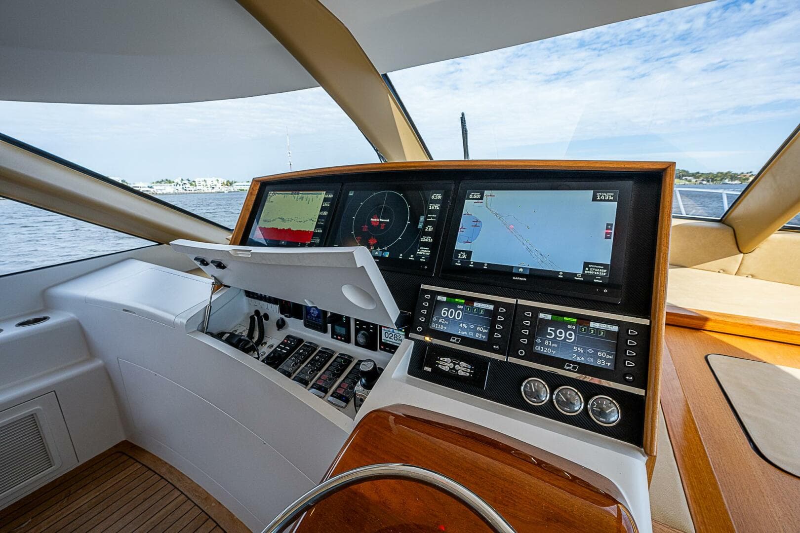 2017 F&S Cusotm Express Sportfish