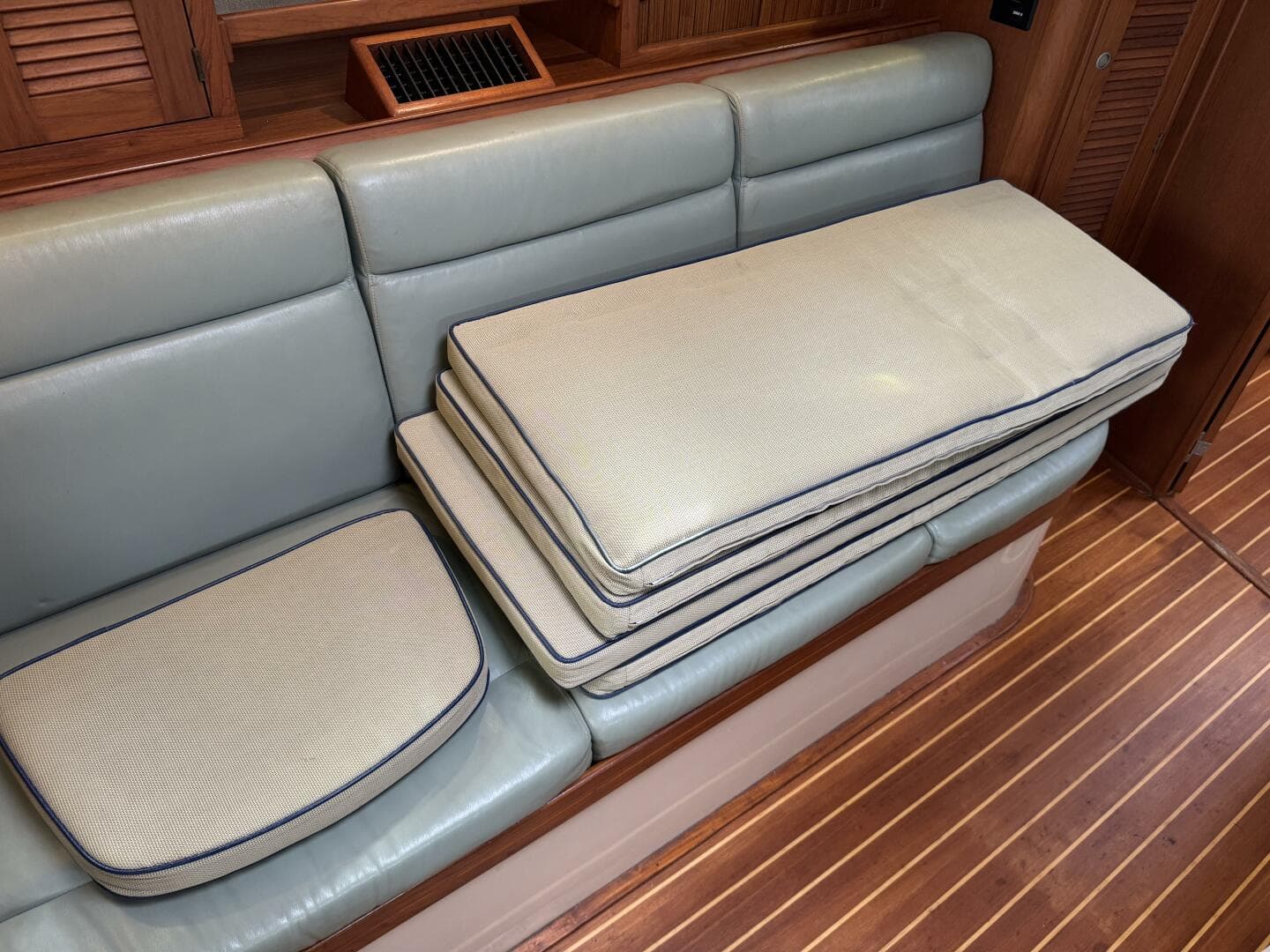 1999 Island Packet 45