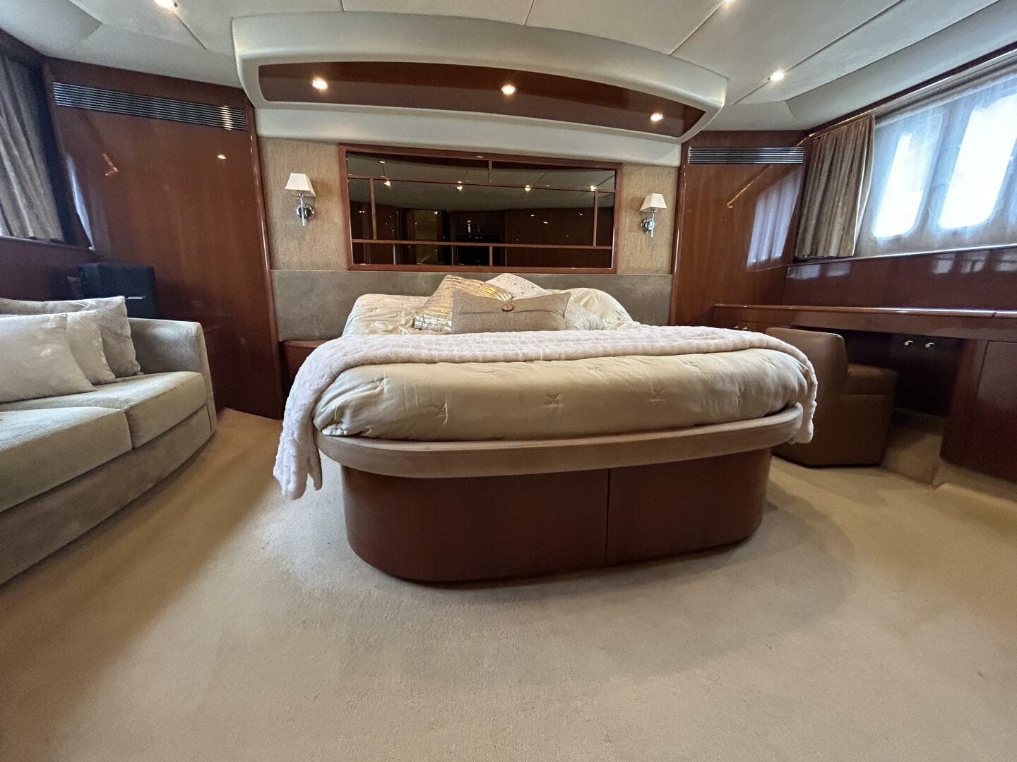 2008 Princess 67 Flybridge
