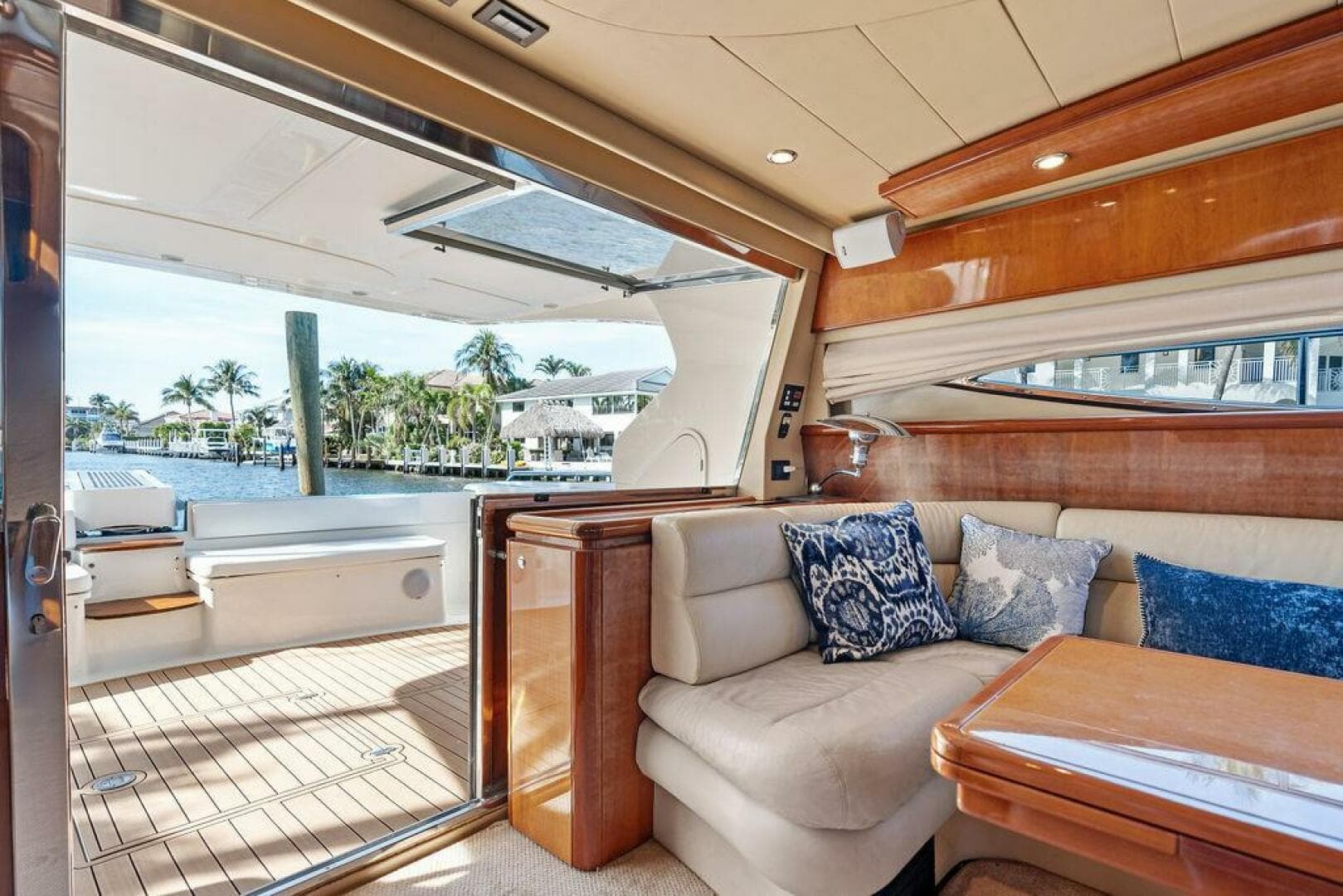 2003 Ferretti Yachts 62