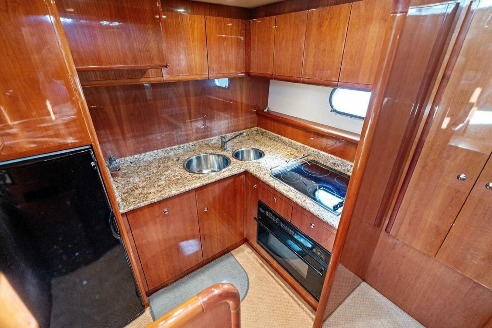 2003 Ferretti Yachts 62