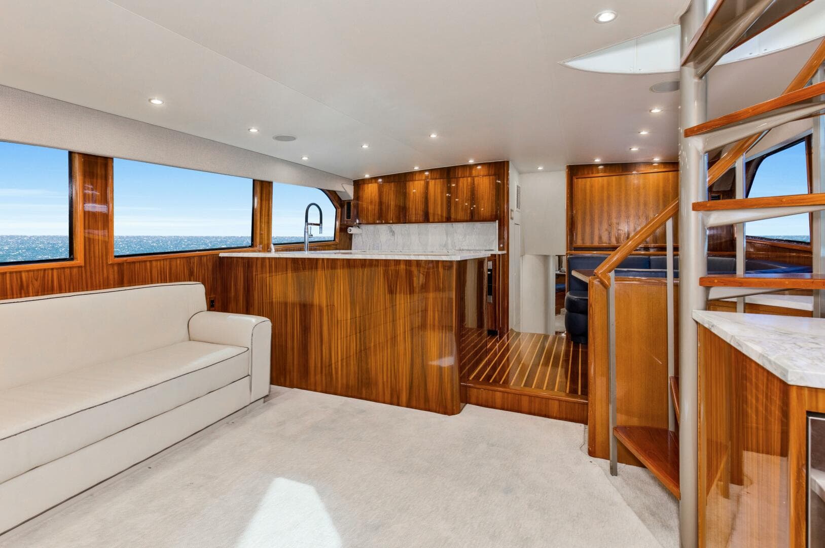 2001 65 Viking Convertible Enclosed Bridge Partnership Salon (4)