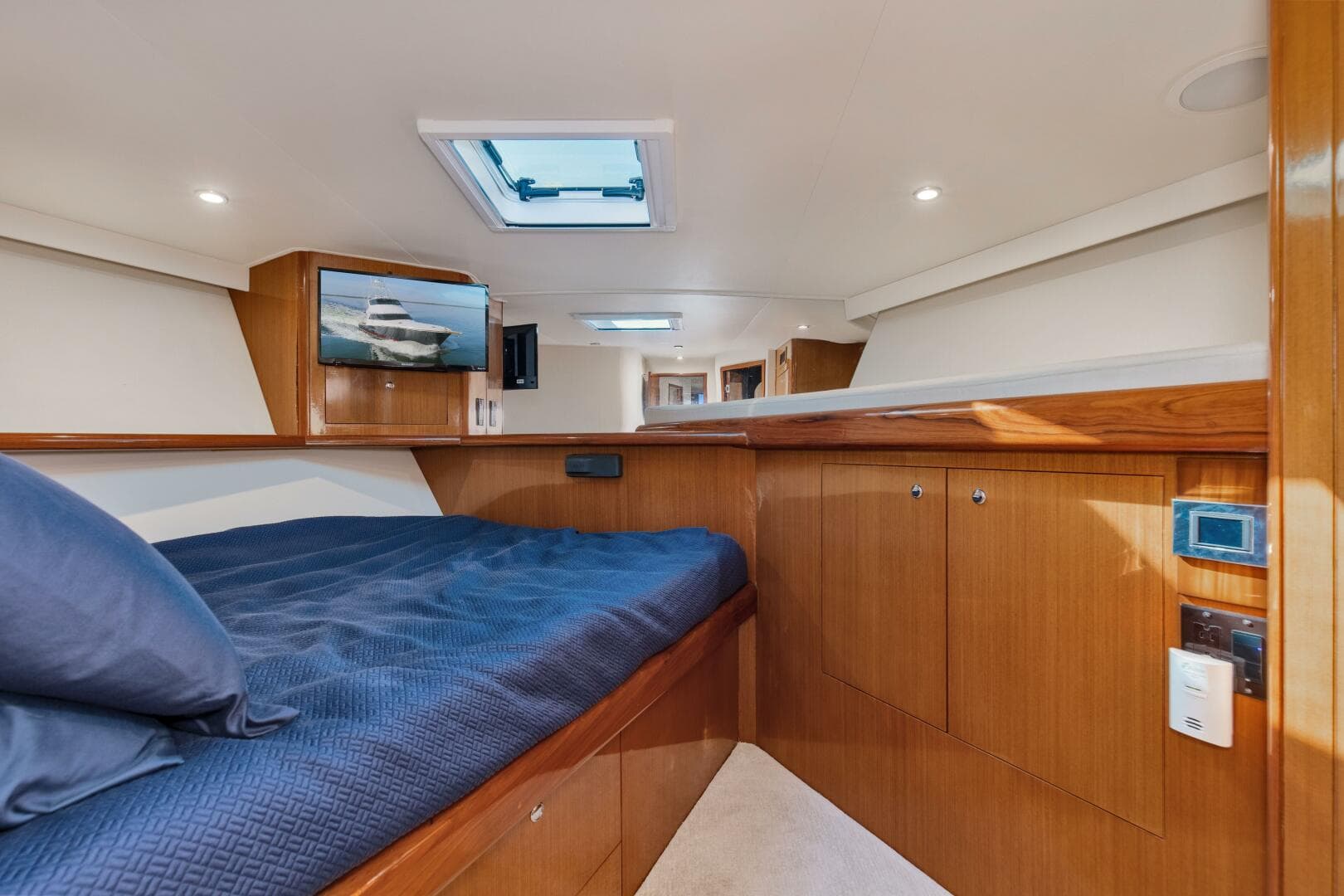 2001 65 Viking Convertible Enclosed Bridge Partnership VIP Stateroom