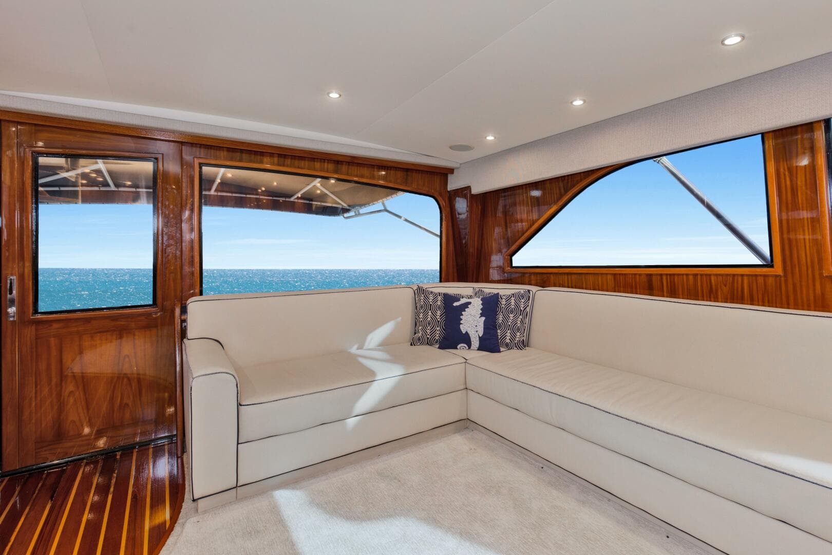 2001 65 Viking Convertible Enclosed Bridge Partnership Salon (2)