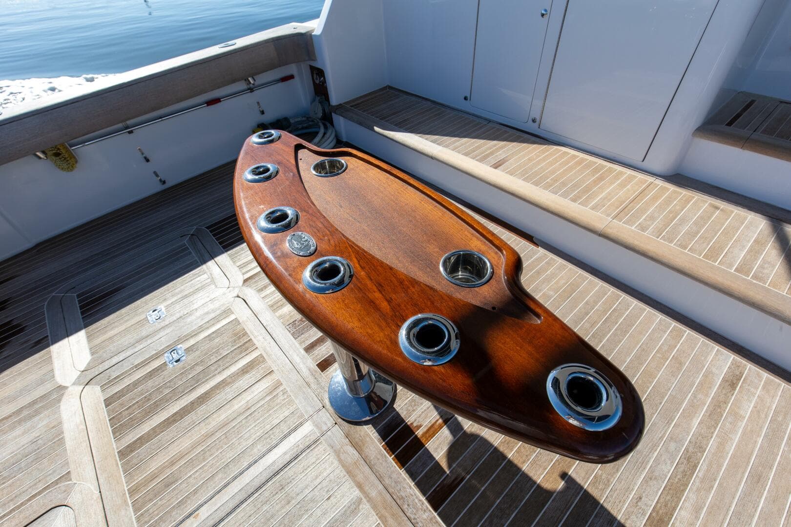 2001 65 Viking Convertible Enclosed Bridge Partnership Cockpit (3)