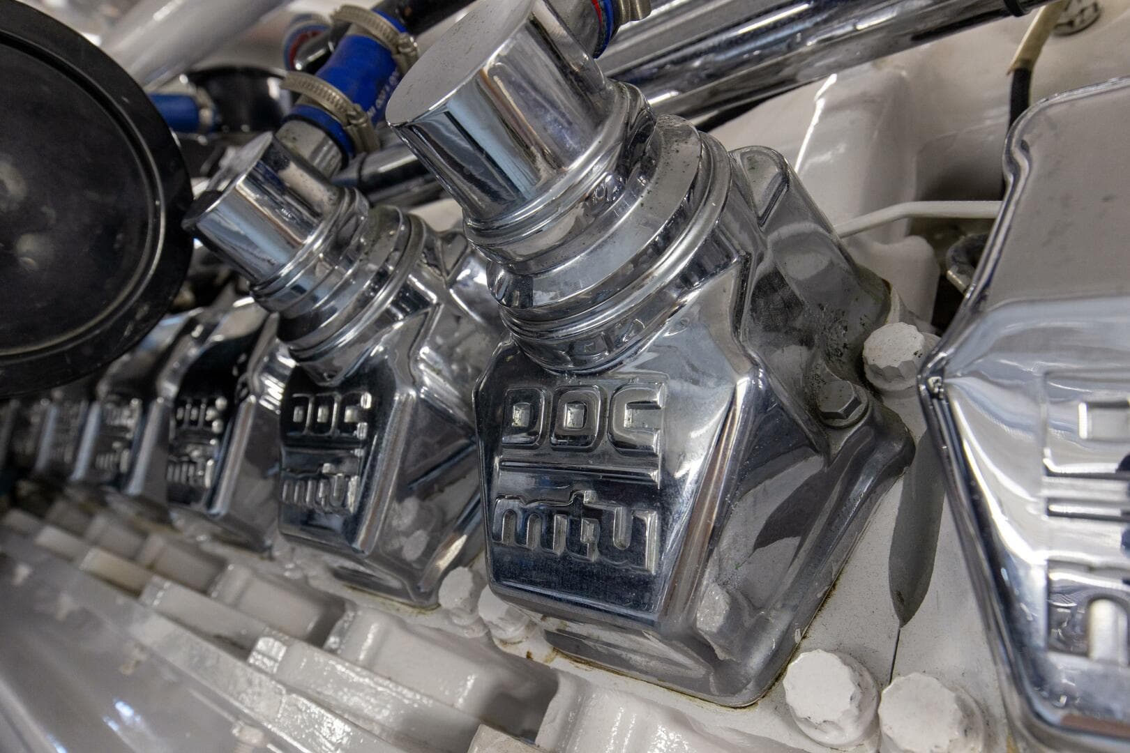 2001 65 Viking Convertible Enclosed Bridge Partnership Engine Room (3)