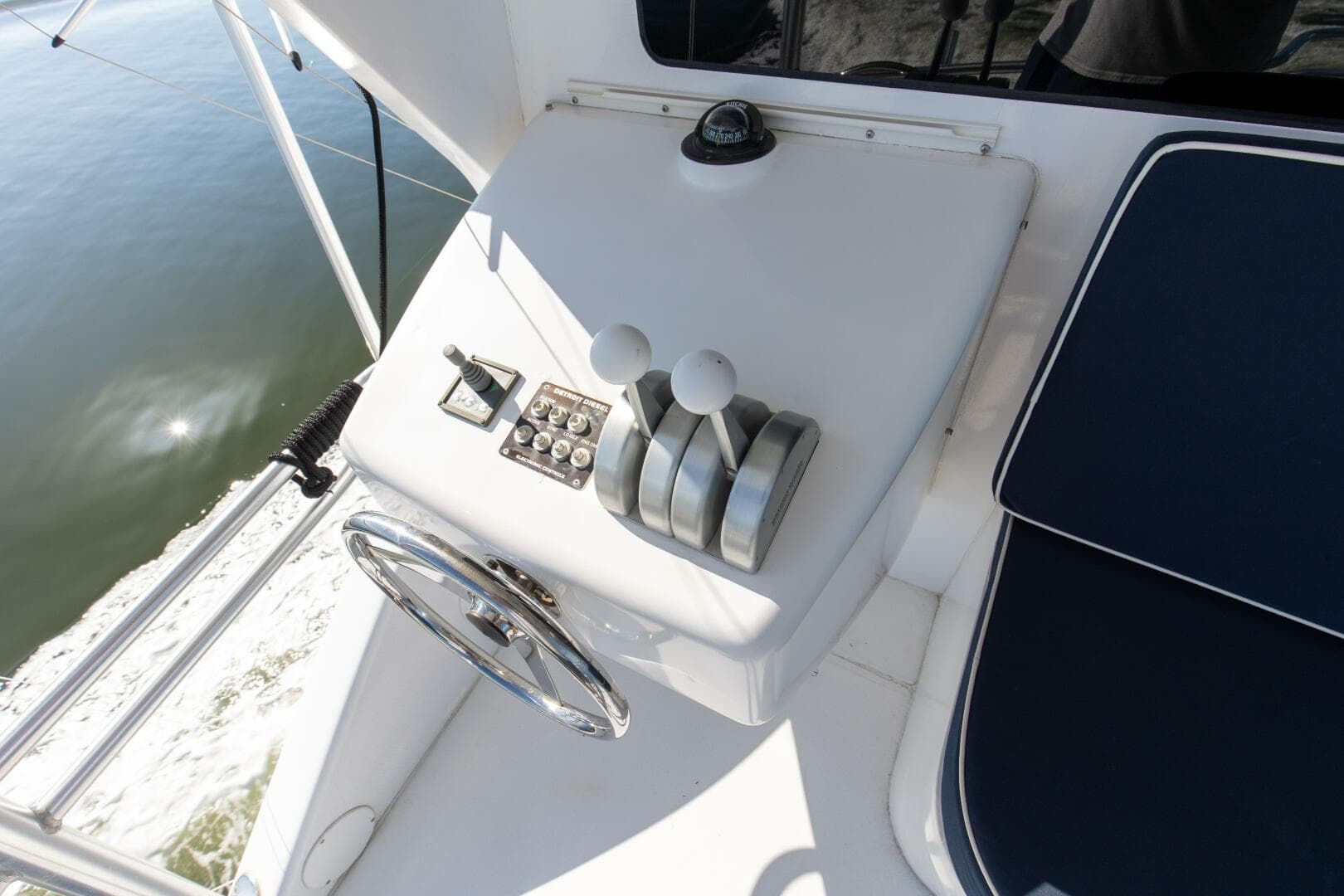 2001 65 Viking Convertible Enclosed Bridge Partnership Outside Lower Helm