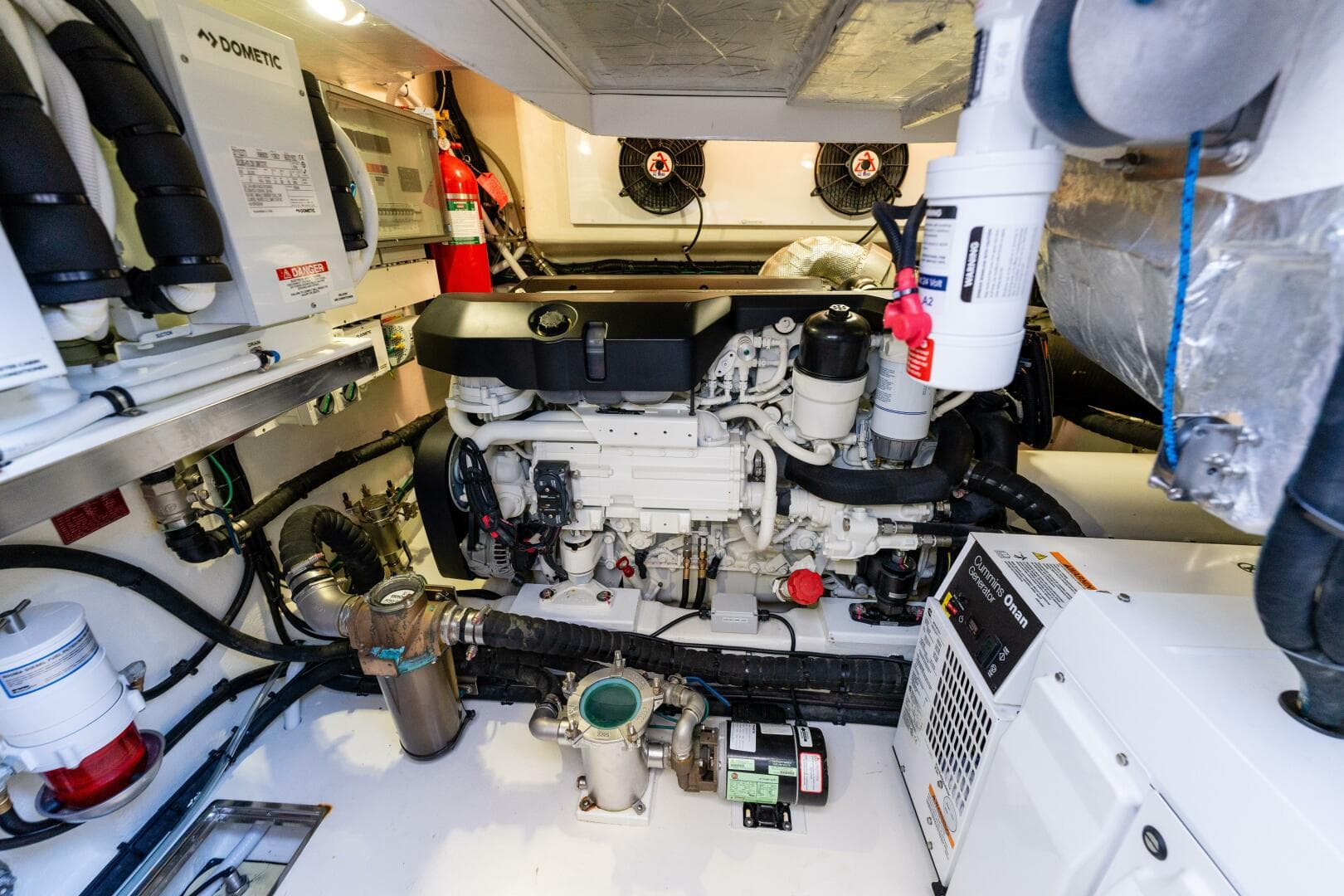 2022 Riviera 4800 Sport Yacht - VENTURES64