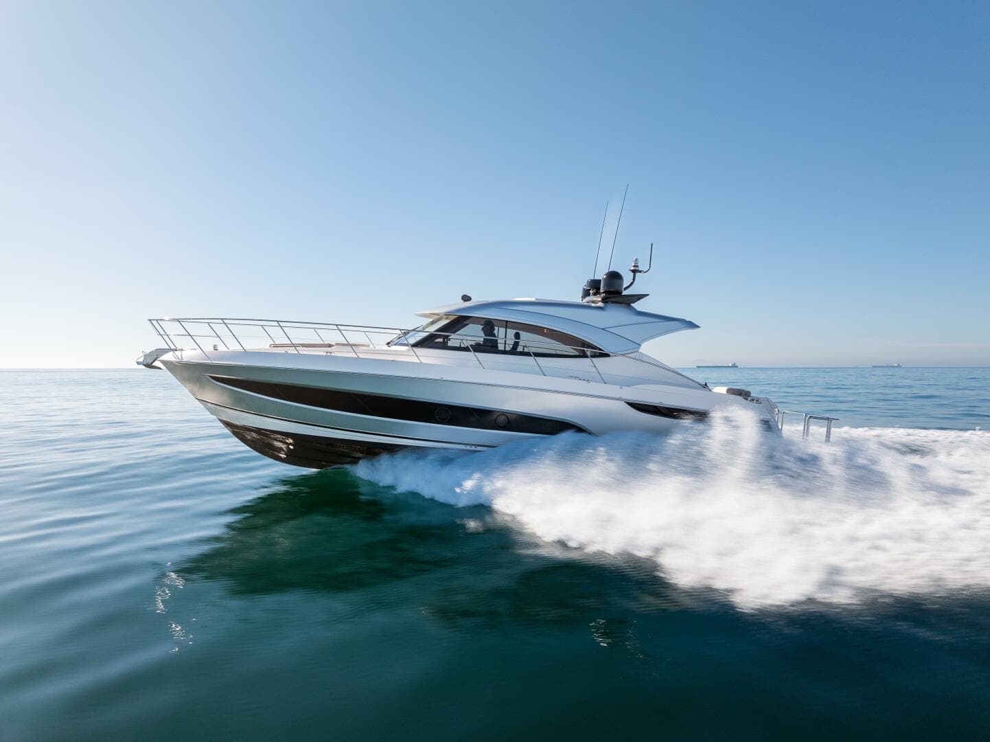2022 Riviera 4800 Sport Yacht - VENTURES64