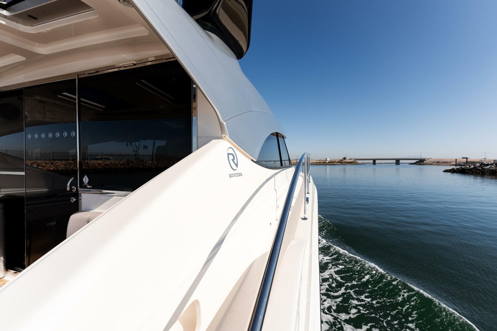 2022 Riviera 4800 Sport Yacht - VENTURES64